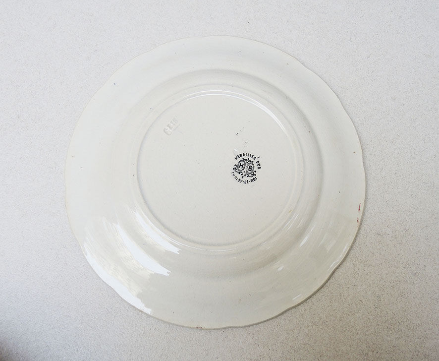 11 old plates hb choisy le roi in earthenware: joan of arc
