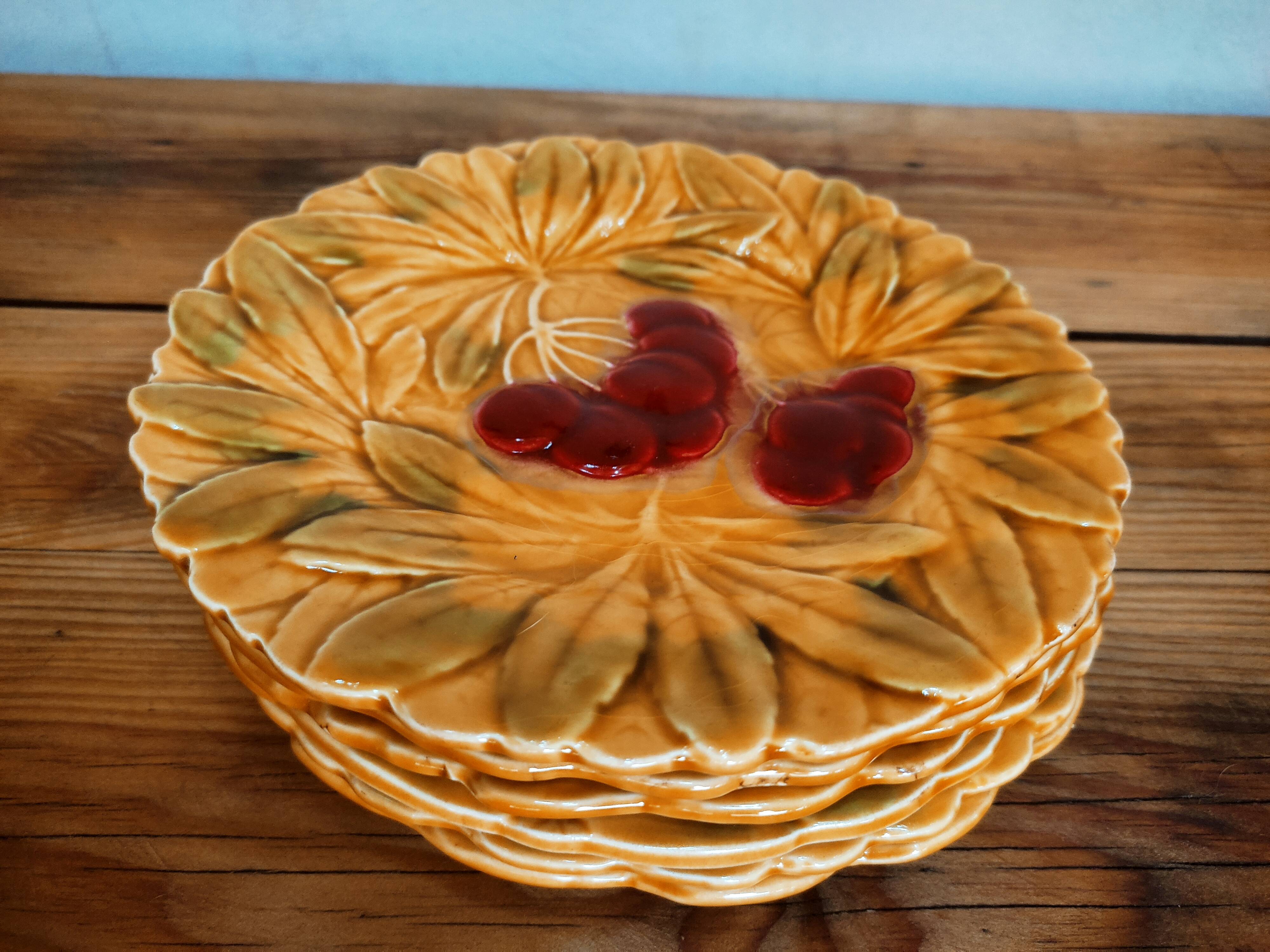 6 dessert plates in barbotine