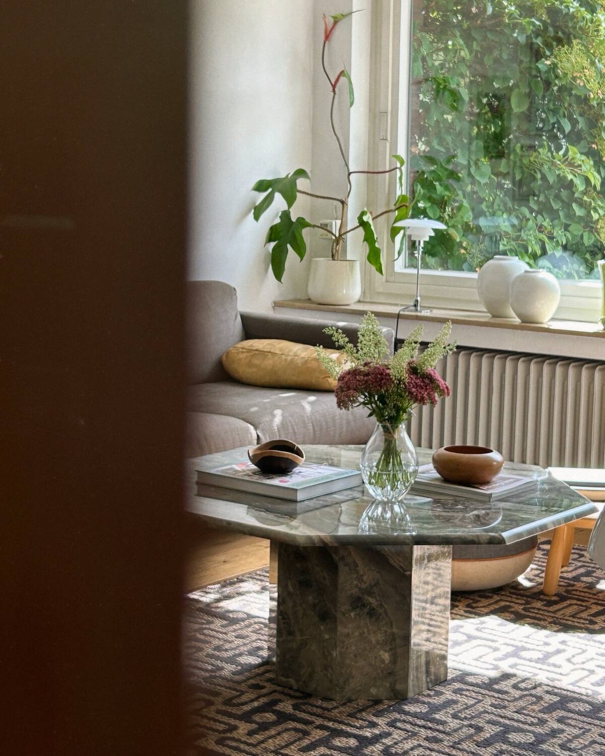 Table basse octogonale en marbre vintage italien en vert gris chaud