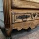 Bonnetière a chapeau de gendarme de style Louis XV en merisier XIX siècle