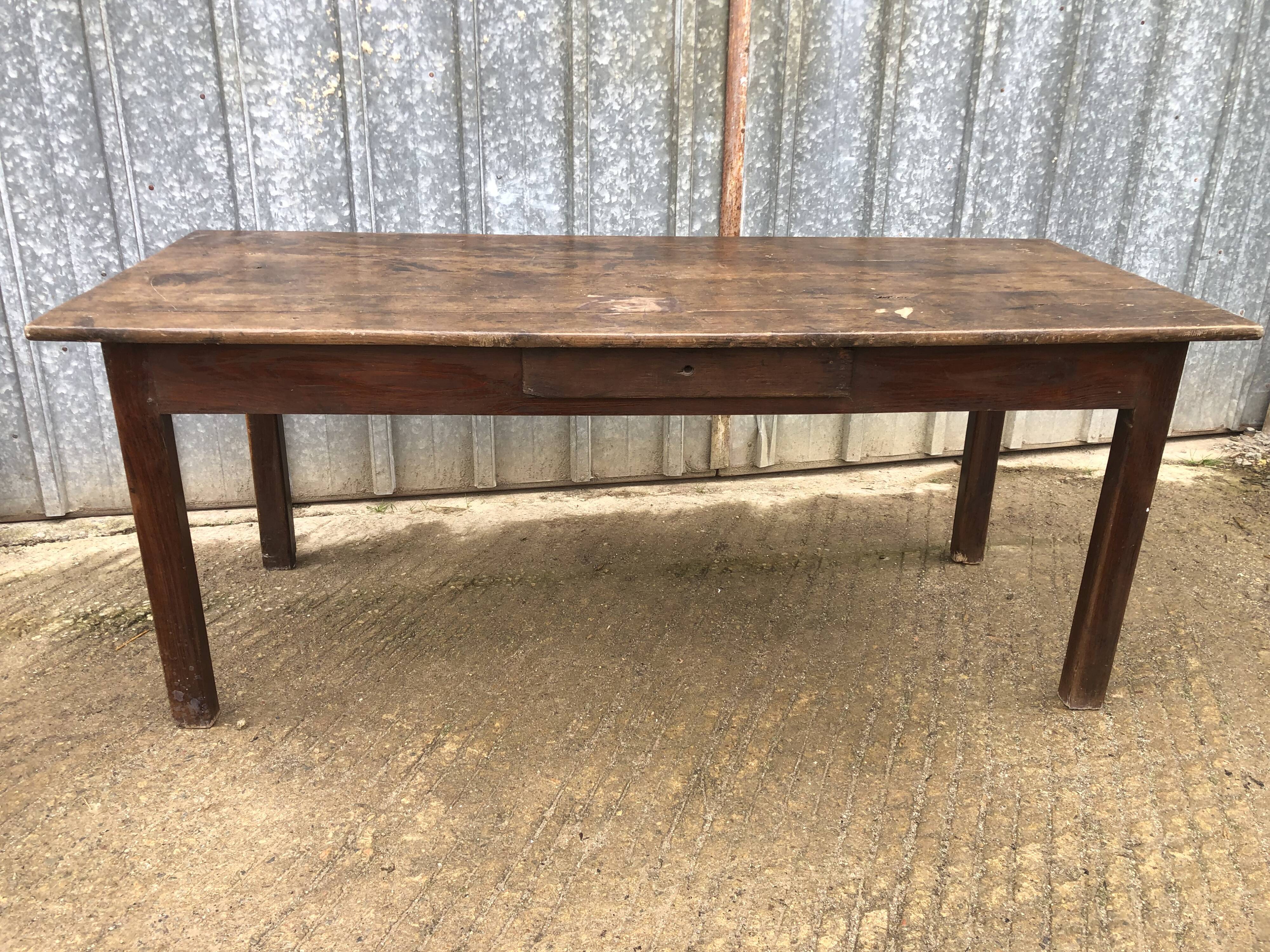 Rustic antique farmhouse table in solid oak with 1 drawer.