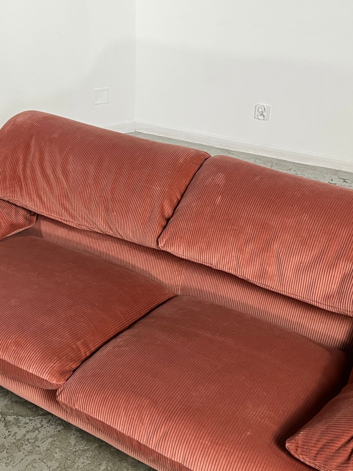 Maralunga sofa by Vico Magistretti for Cassina Italy 1973