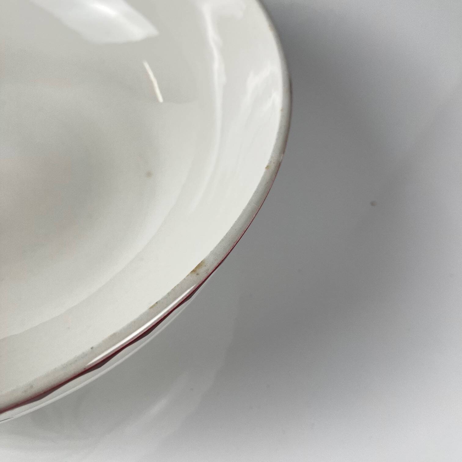 Sarreguemines "Oeillet" salad bowl, 1920-50, red