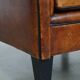 Fauteuil à oreilles en cuir de mouton vintage de style anglais