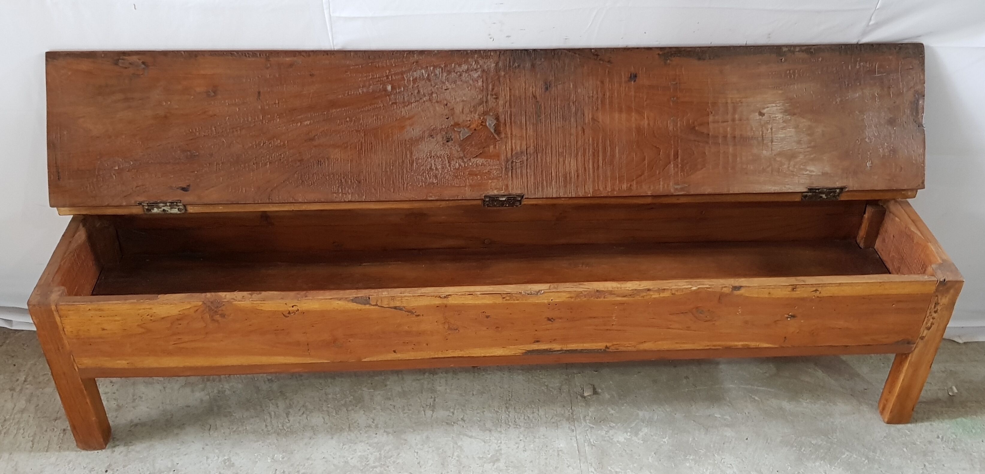 Chest / bench in teak