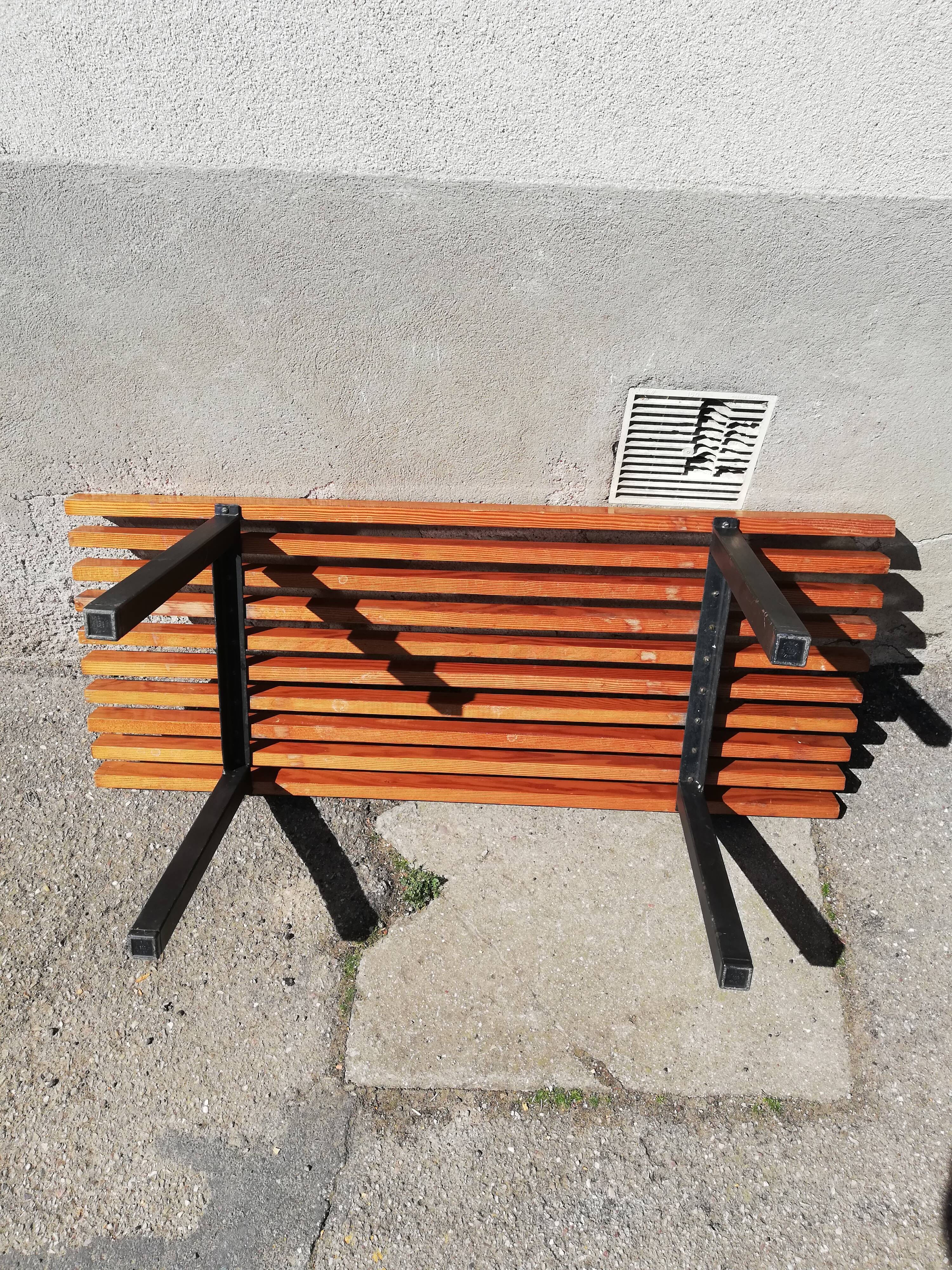 Banc vintage métal et lattes de bois