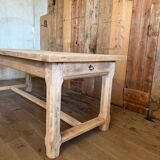 Farm table