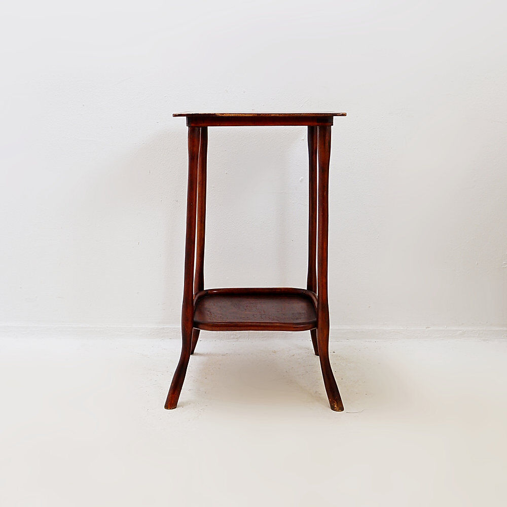 Art Nouveau side table in bent wood no. 960 by J&J Kohn - 1920s