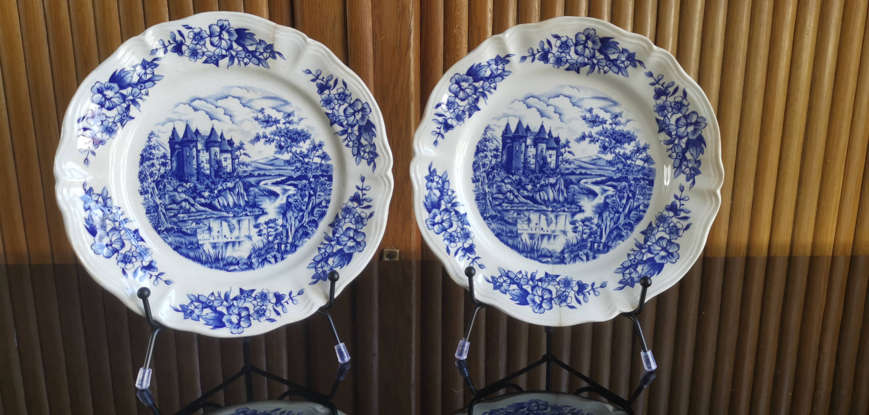 Set of 2 Sarreguemines porcelain collector's plates from the 70s