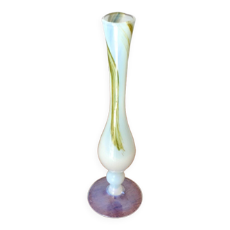 Vase en opaline blanc et jaune années 50