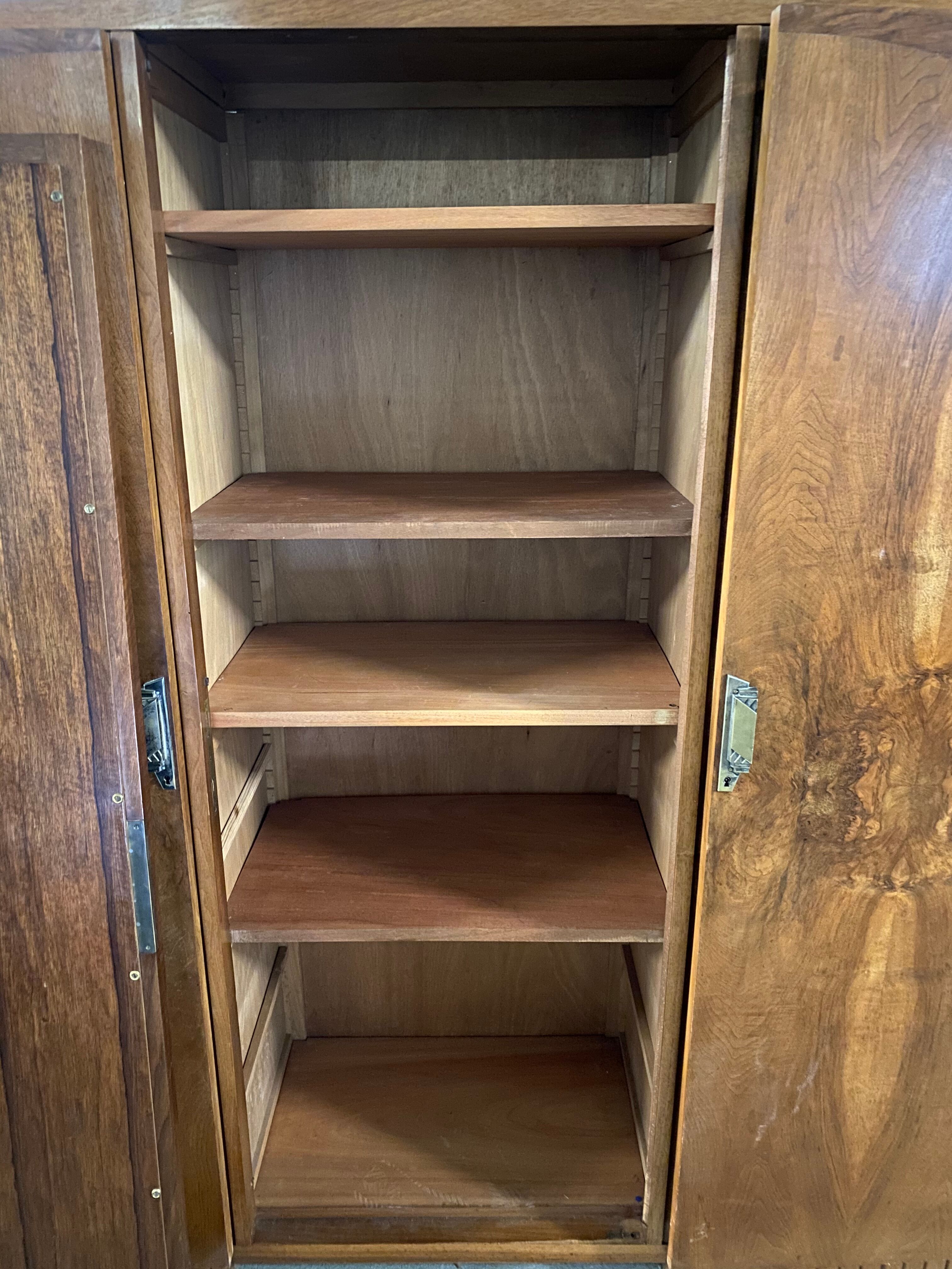 Art Deco 1930 walnut cabinet