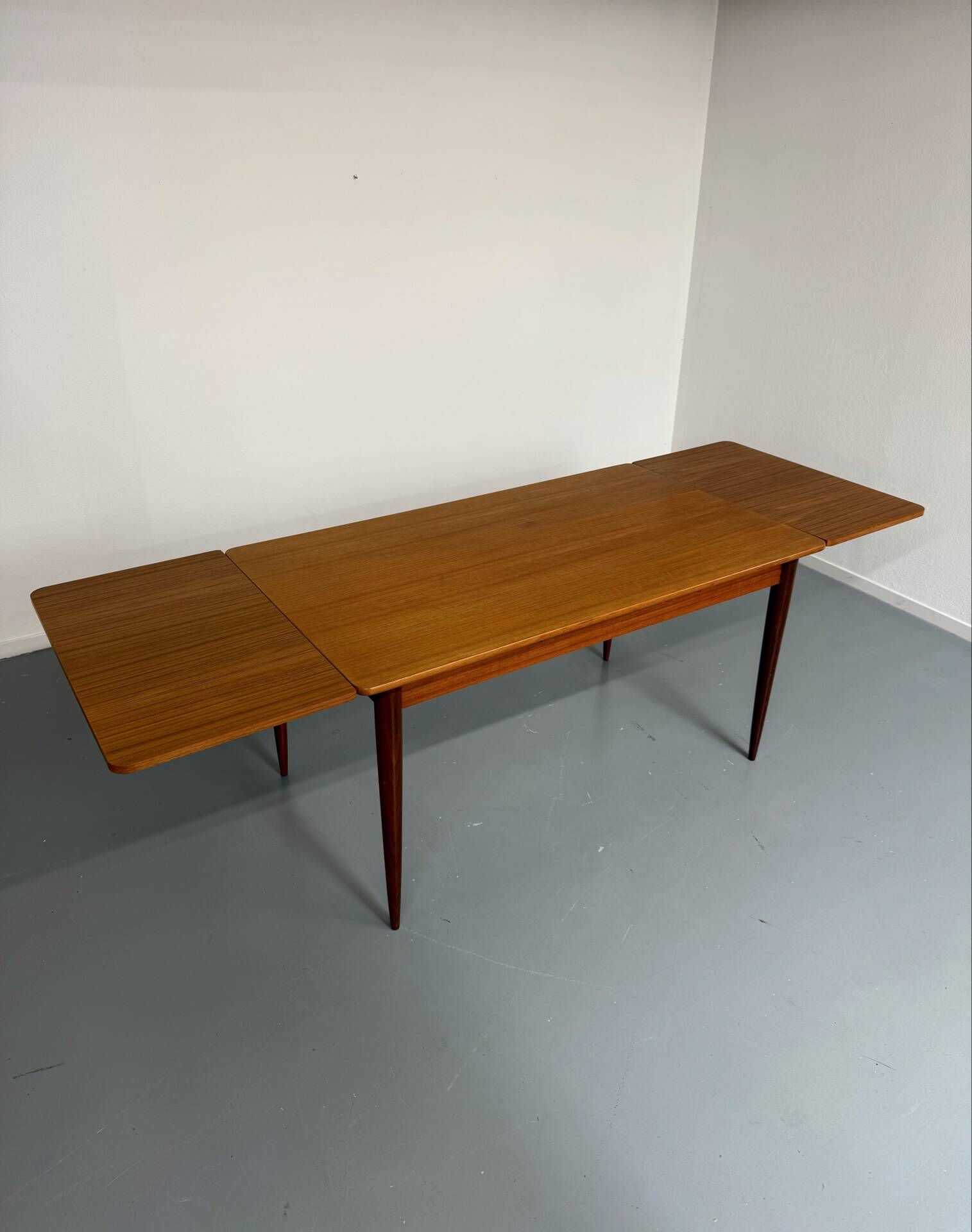Table à manger extensible en teck design scandinave des années 1960