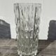 Vase en verre épais transparent