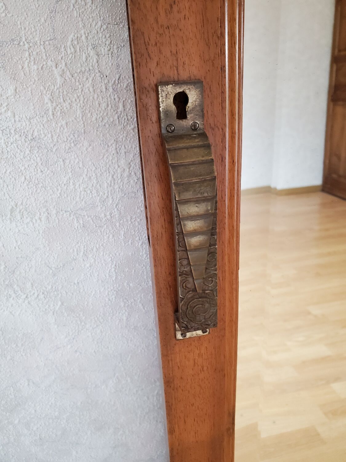 Art deco door with mirror