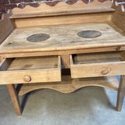 Meuble de toilette ancien en bois brut