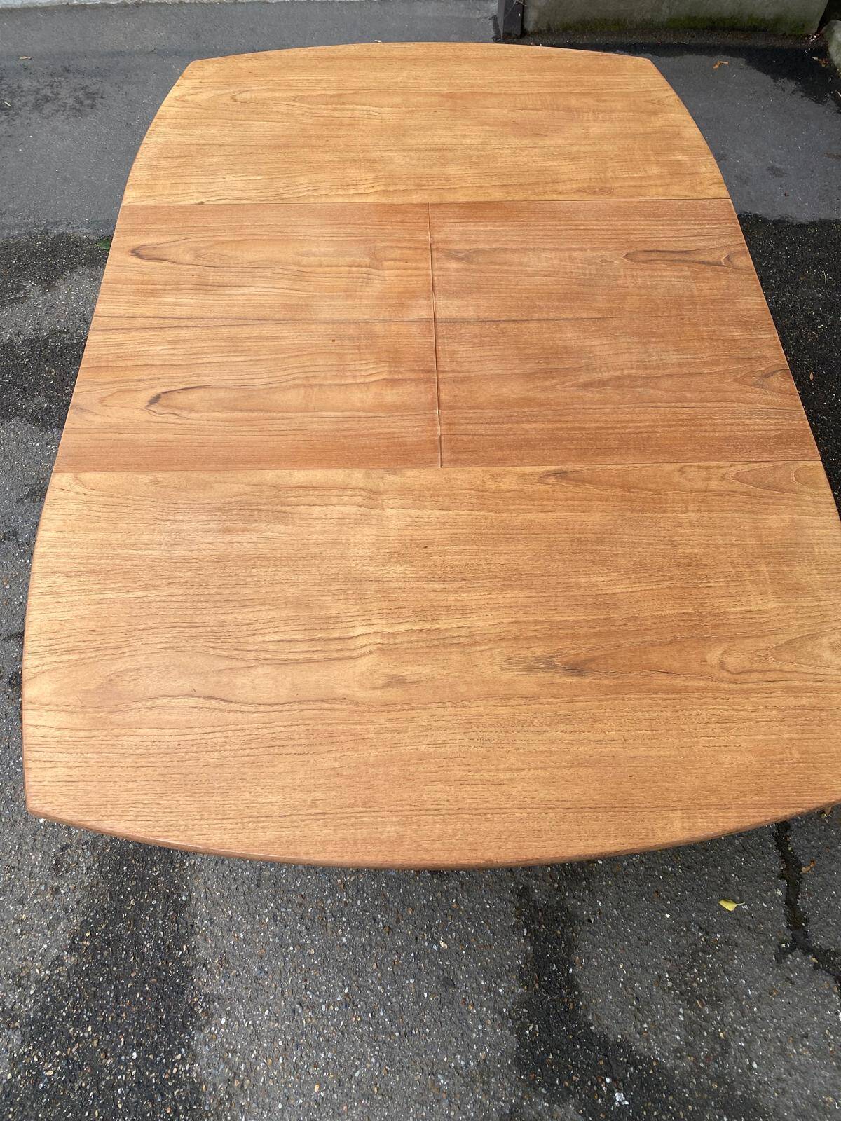Renovated teak dining table Henry Rosengren Hansen Brande møbelindustri