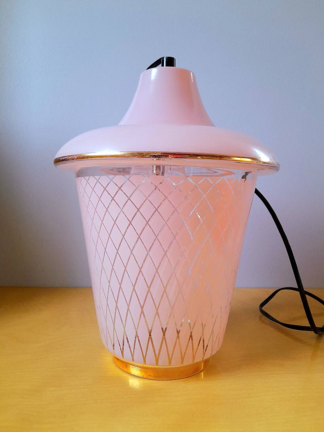 Suspension en verre sérigraphié 1950.