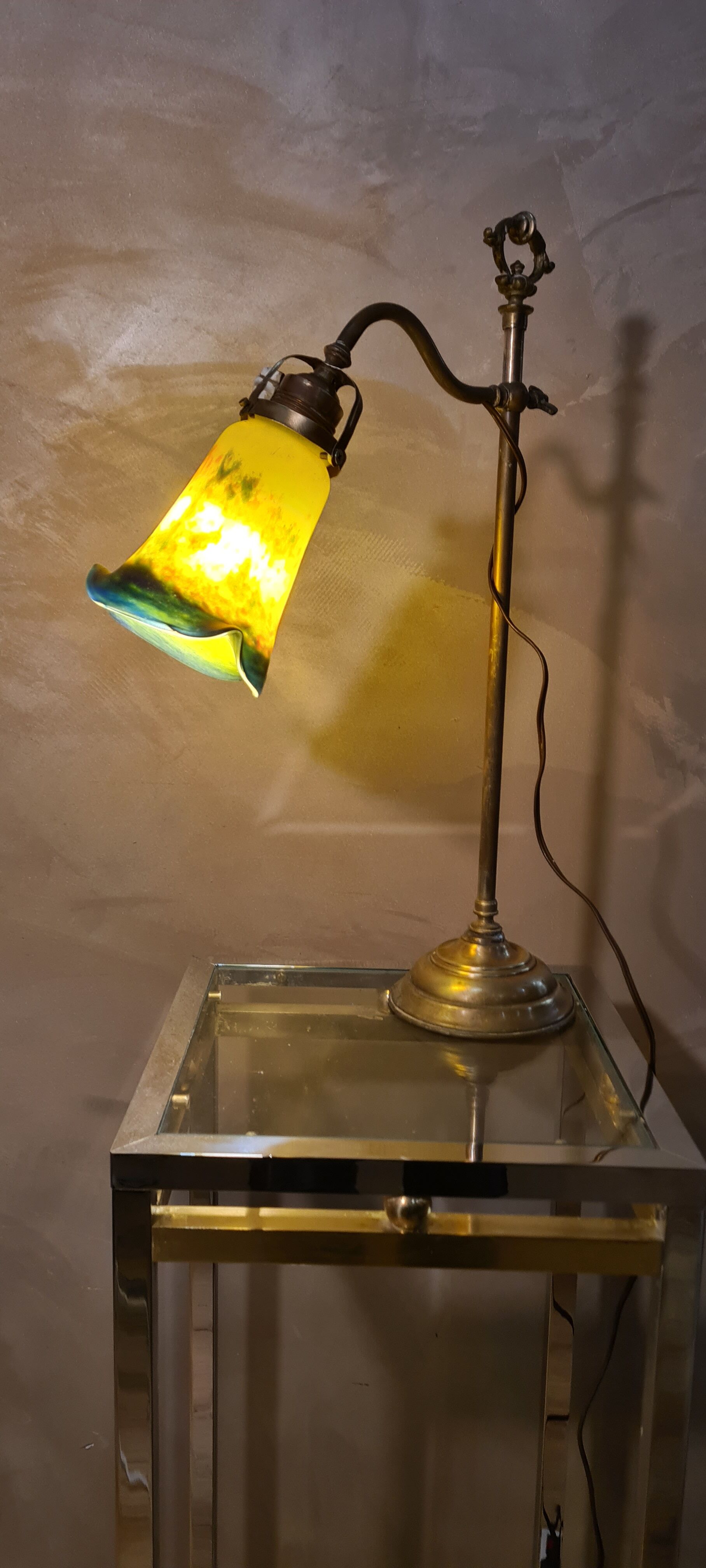 Lampe 1900 réglable laiton tulipe pate verre