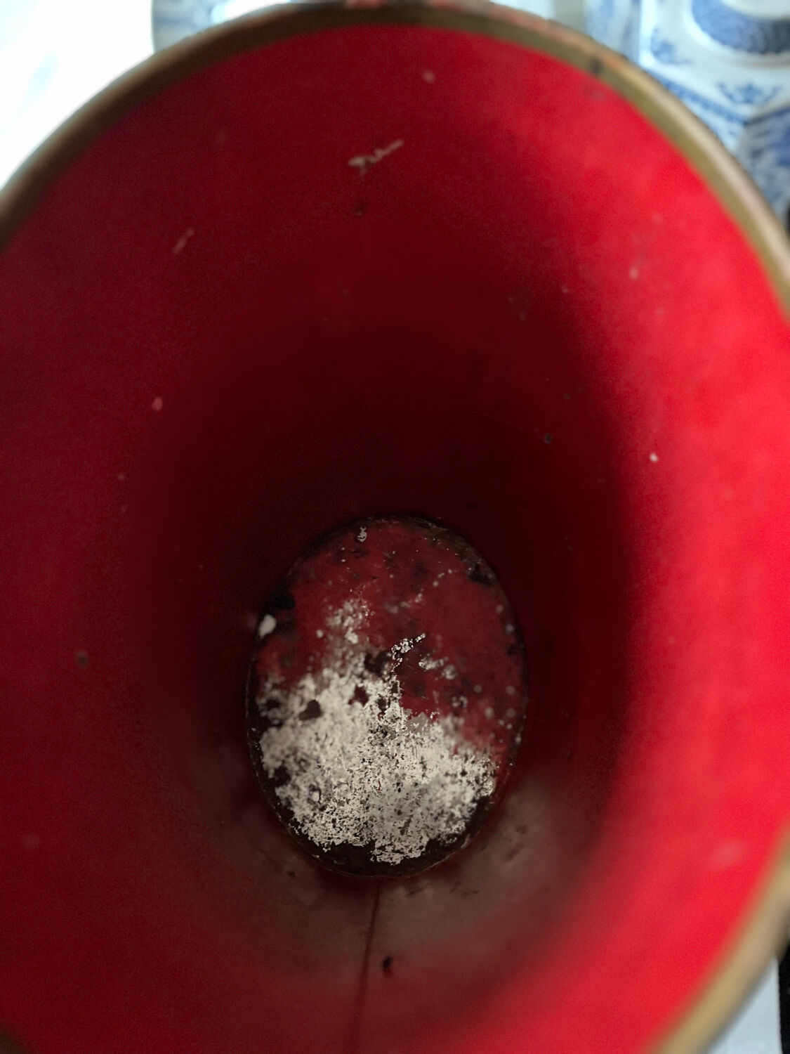 Empire era painted sheet metal wasteland