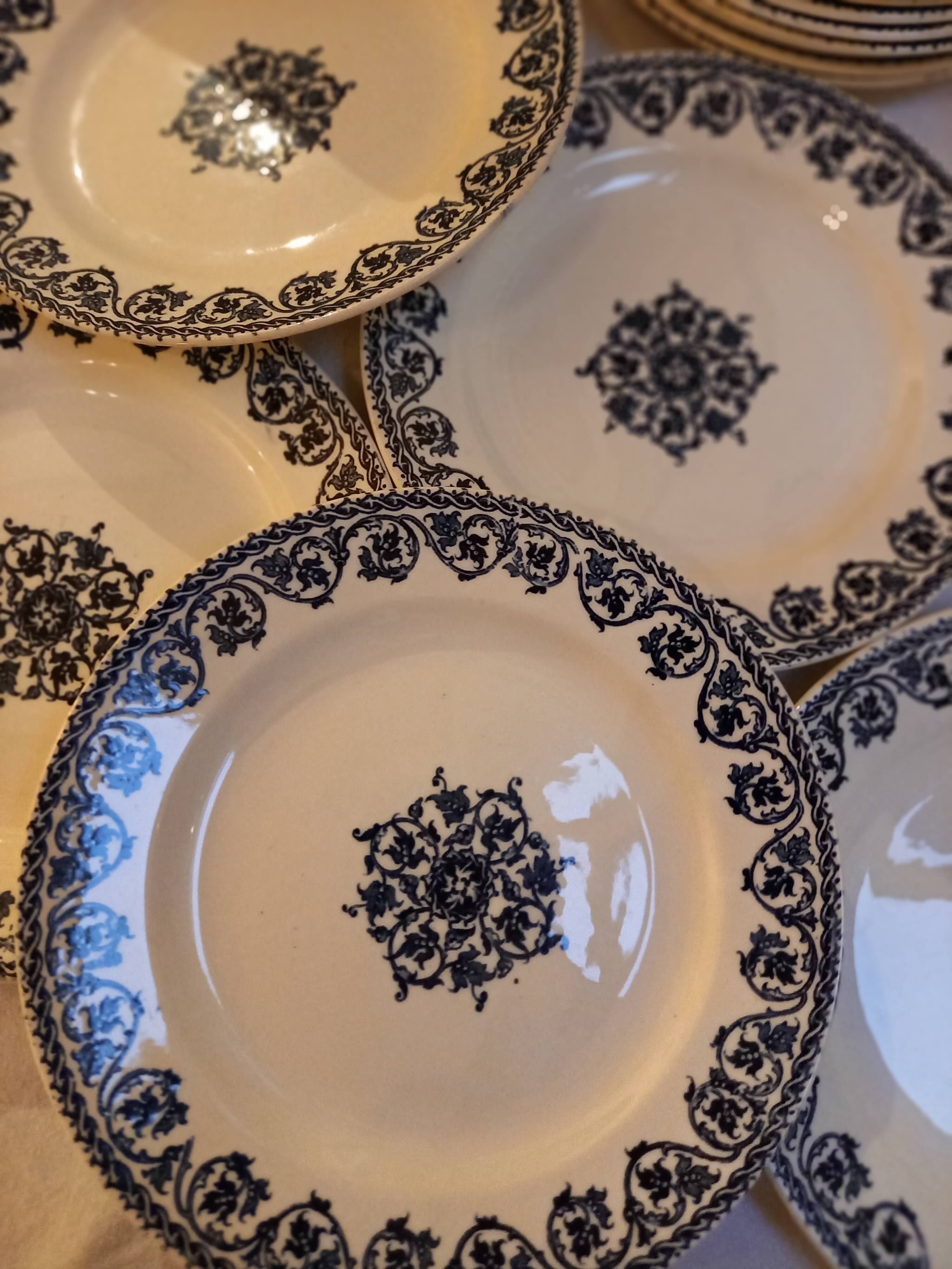 12 flat plates Terre de Fer, Brienne model, HB&CIE manufacture