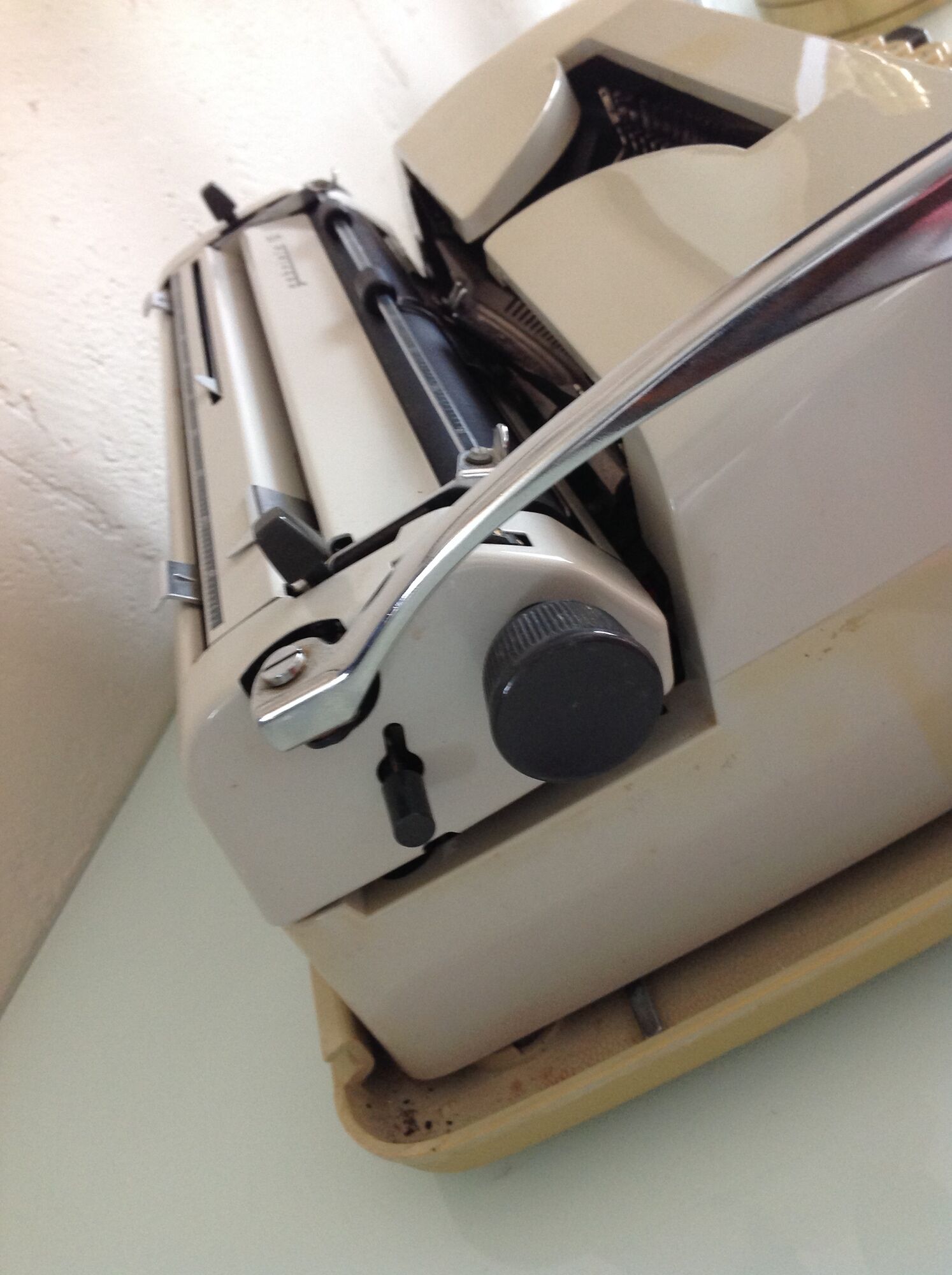 Triumph Gabriele 10 typewriting 1970
