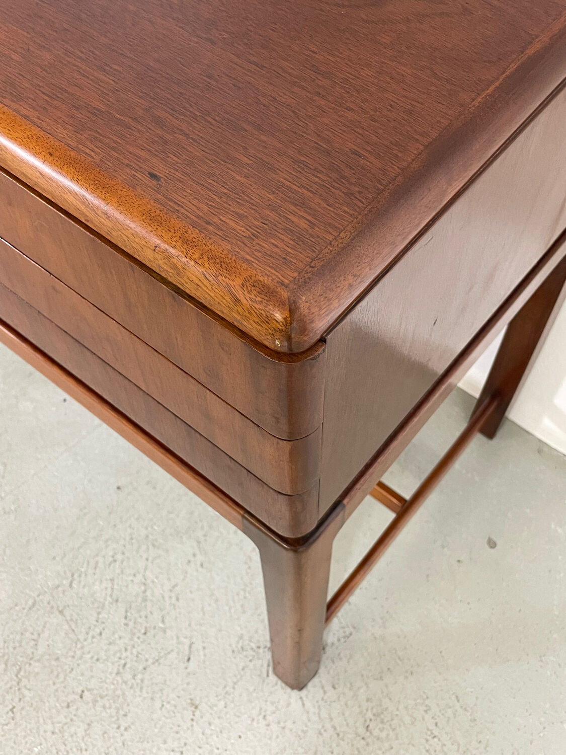 Danish console with drawers in mahogany 1940s