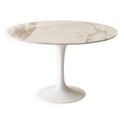 Eero Saarinen (1910-1961) pour Knoll International. Table ronde Ø 120 cm marbre Calacatta, 2021