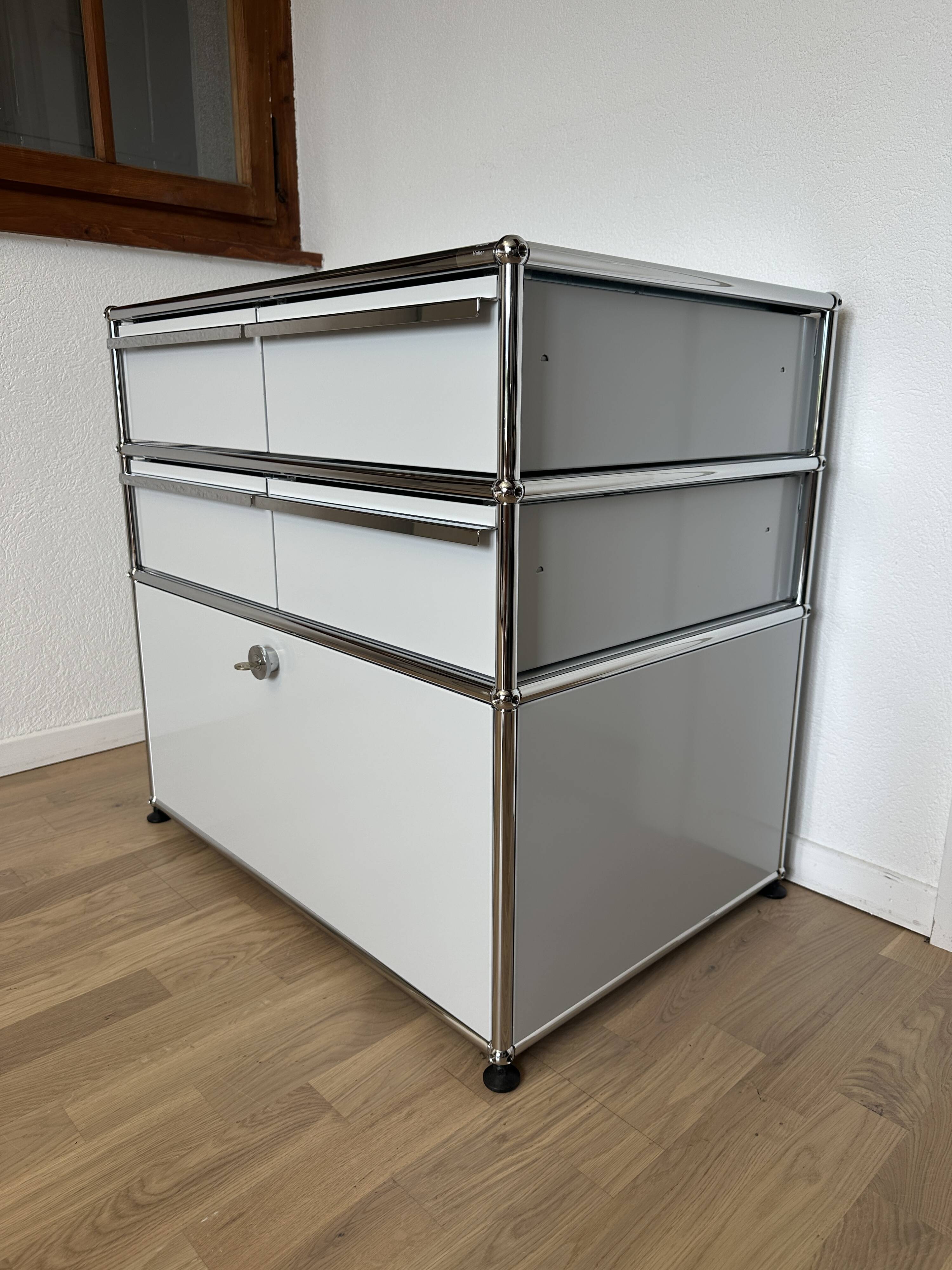 USM Haller Commode in Light Grey