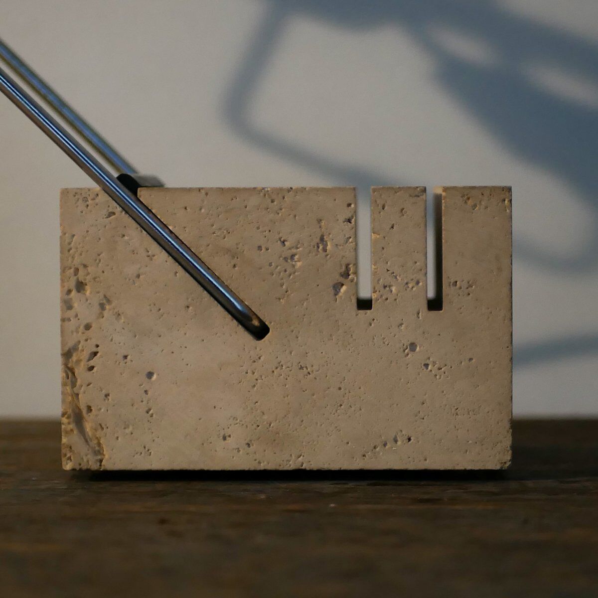 Lampe brutaliste en travertin, Italie, années 70