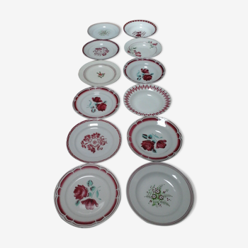 Lot de 12 assiettes anciennes dominante rouge