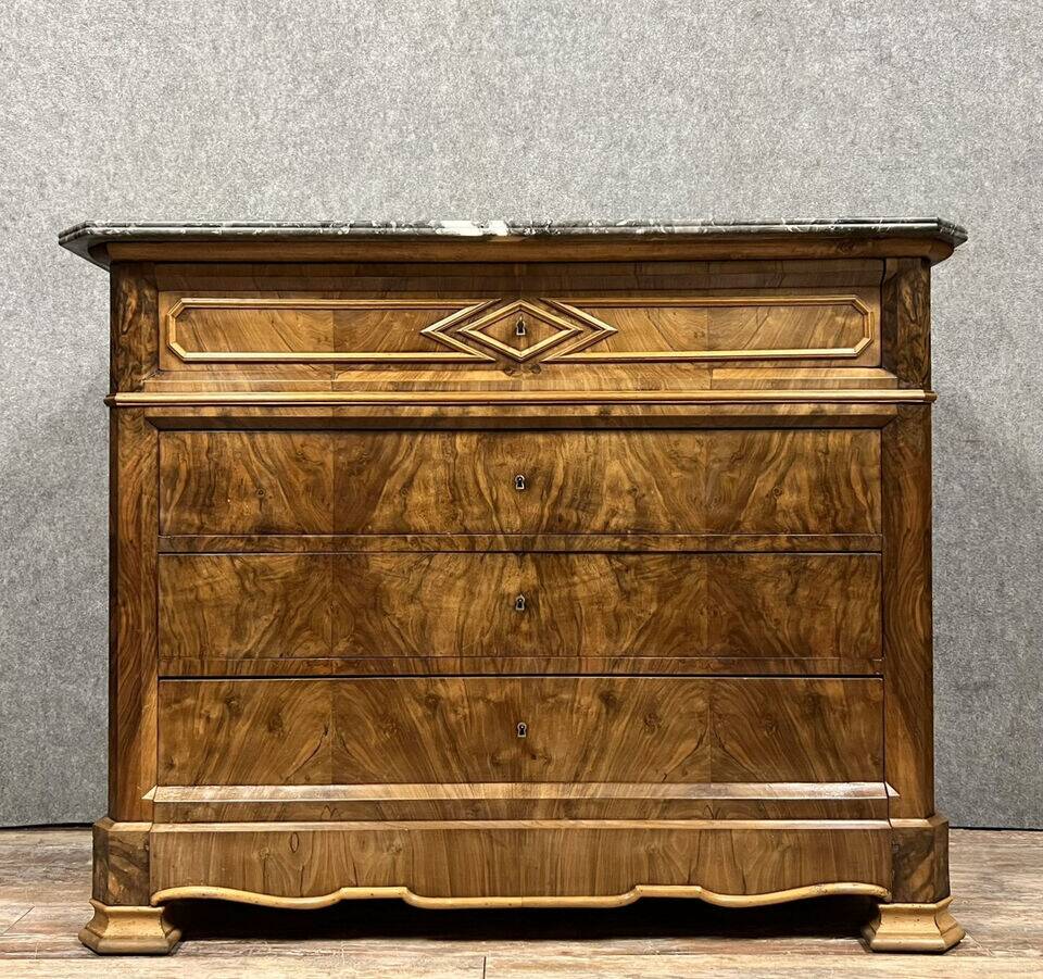 Louis Philippe period chest of drawers in burr walnut circa 1830