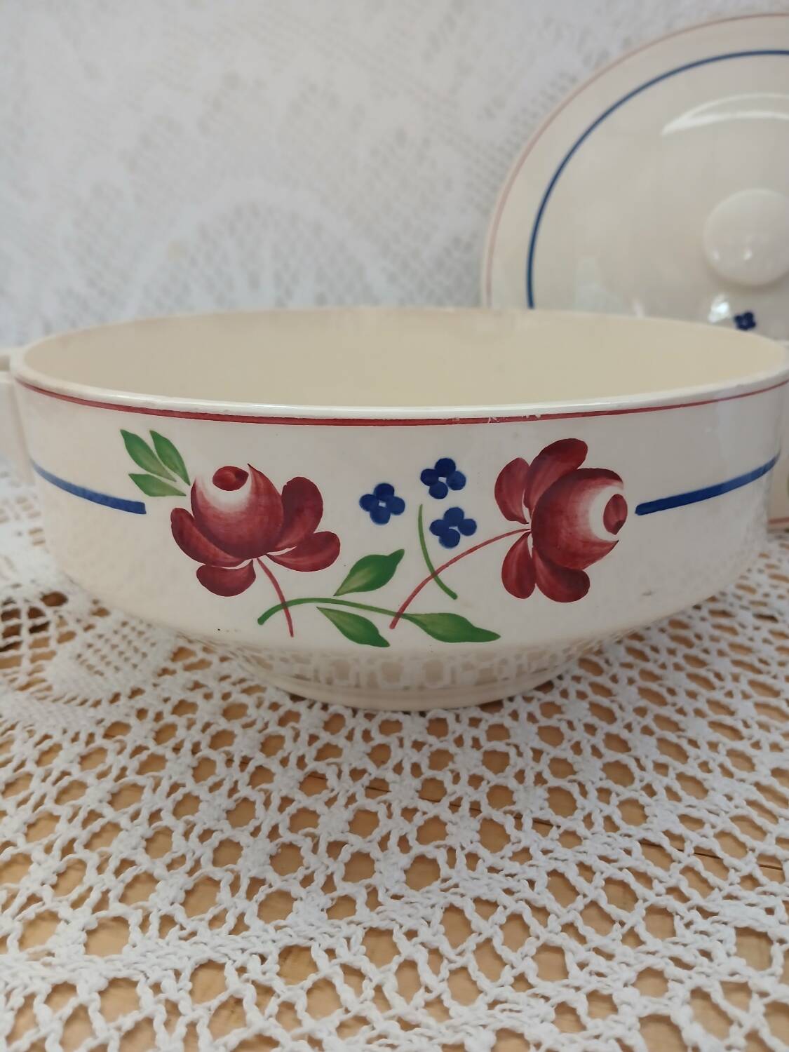Antique "Bagatelle" soup tureen from Lunéville