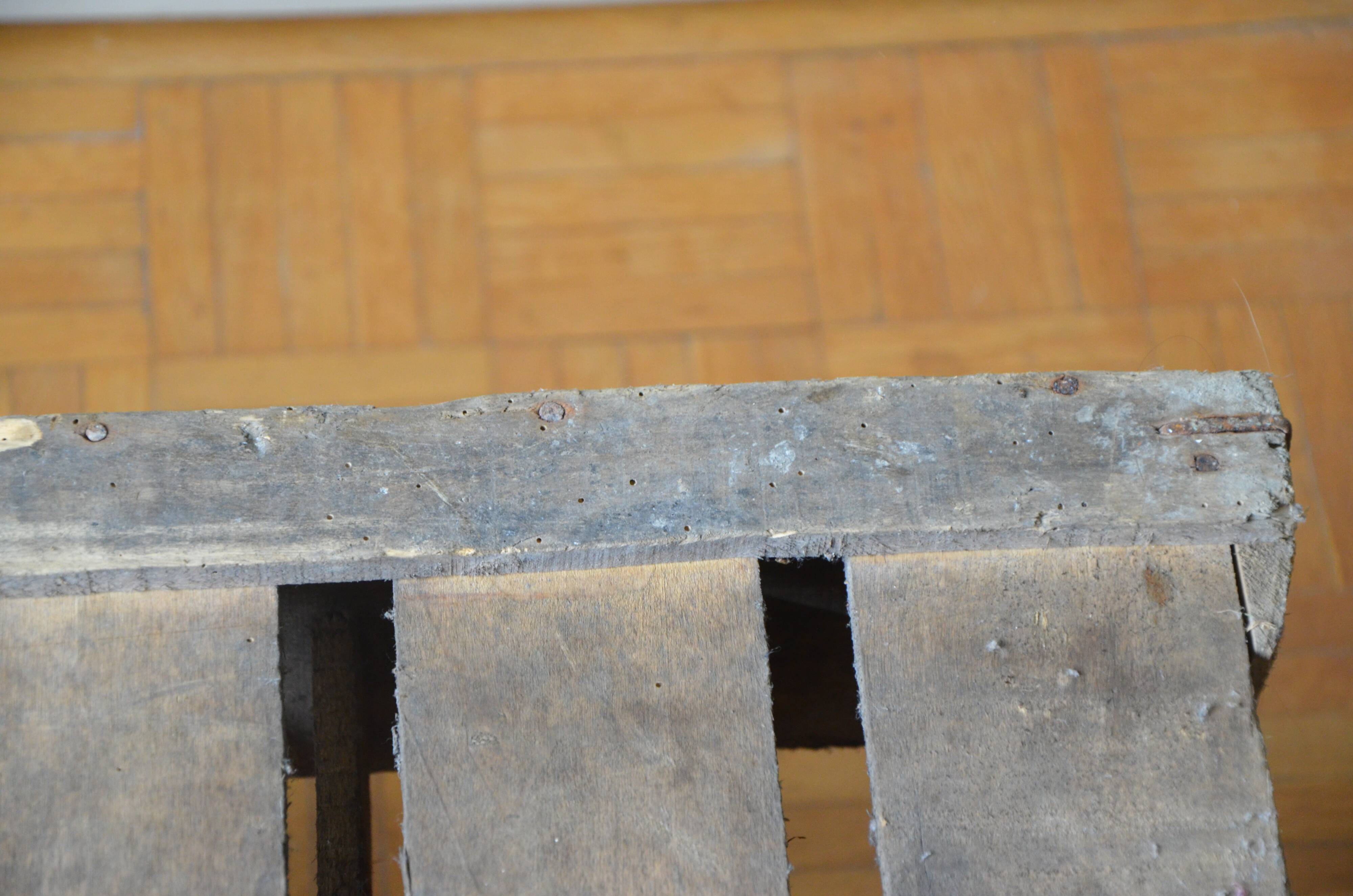 Wooden crate