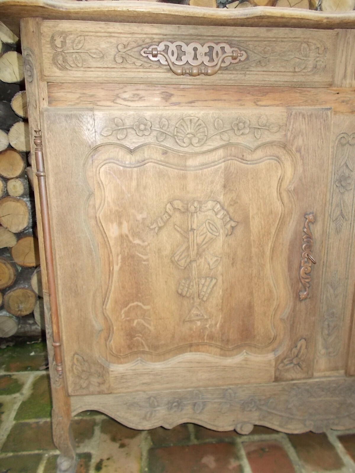 Country-style sideboard