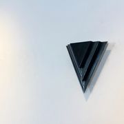 Appliques triangulaires hollandais modernes de mur de verre et d’acier