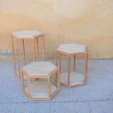 Série de 3 tables basses vintage en travertin et bois par les éditions Roche Bobois