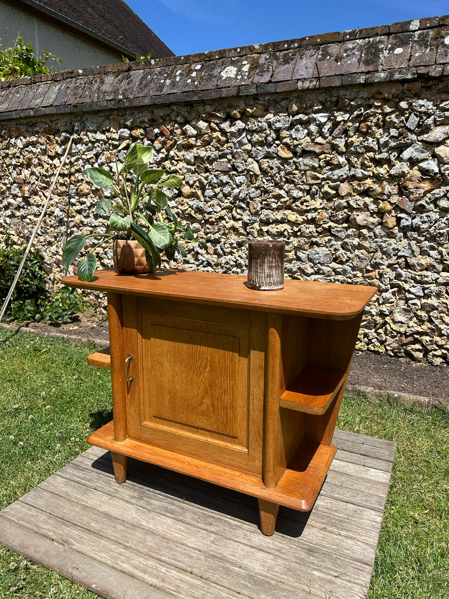 Small vintage solid light oak bar from the 1950s.