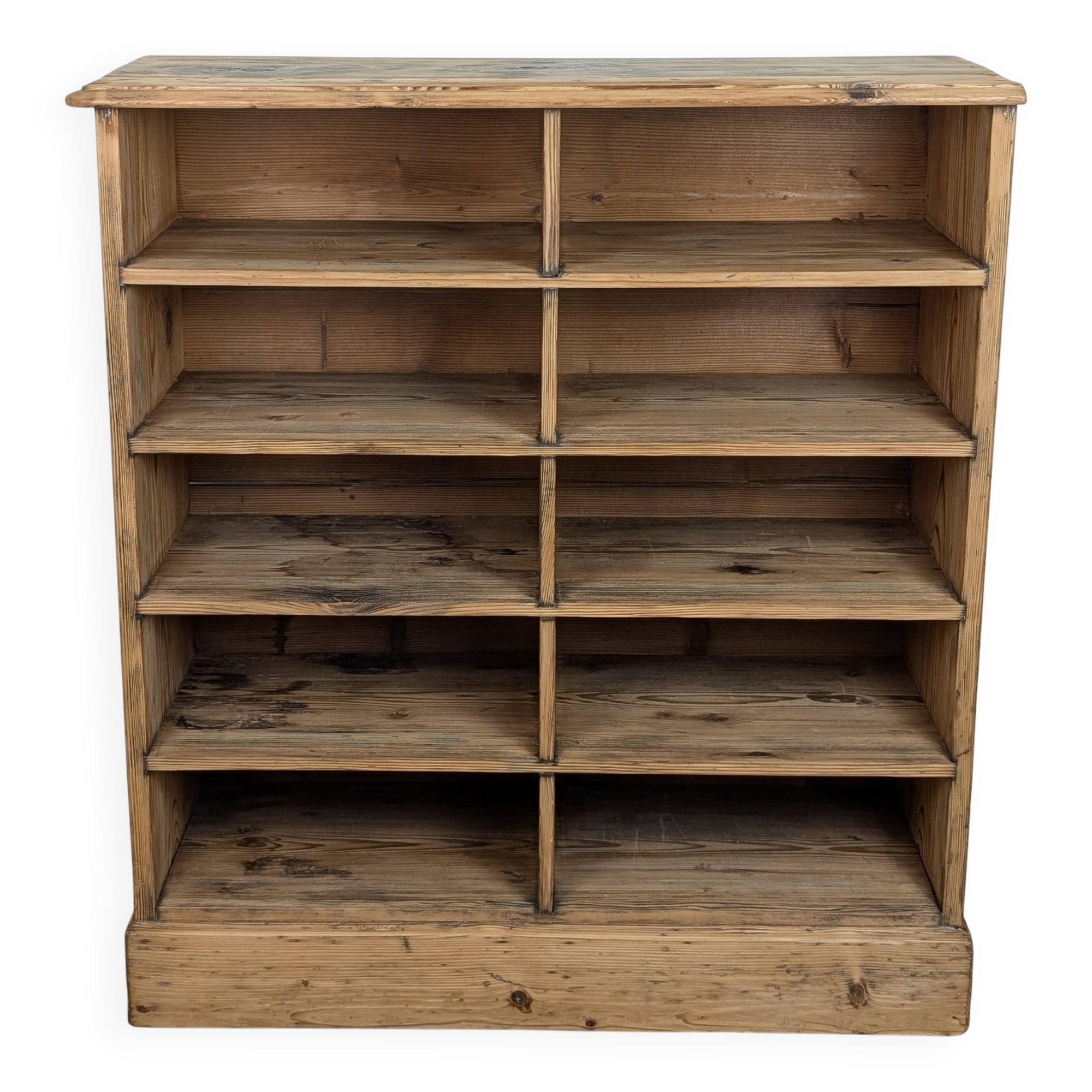 Workshop furniture with lockers