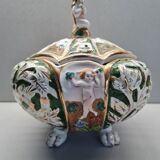 Soupière sur pied de lion en céramique Italienne, style antique capodimonte