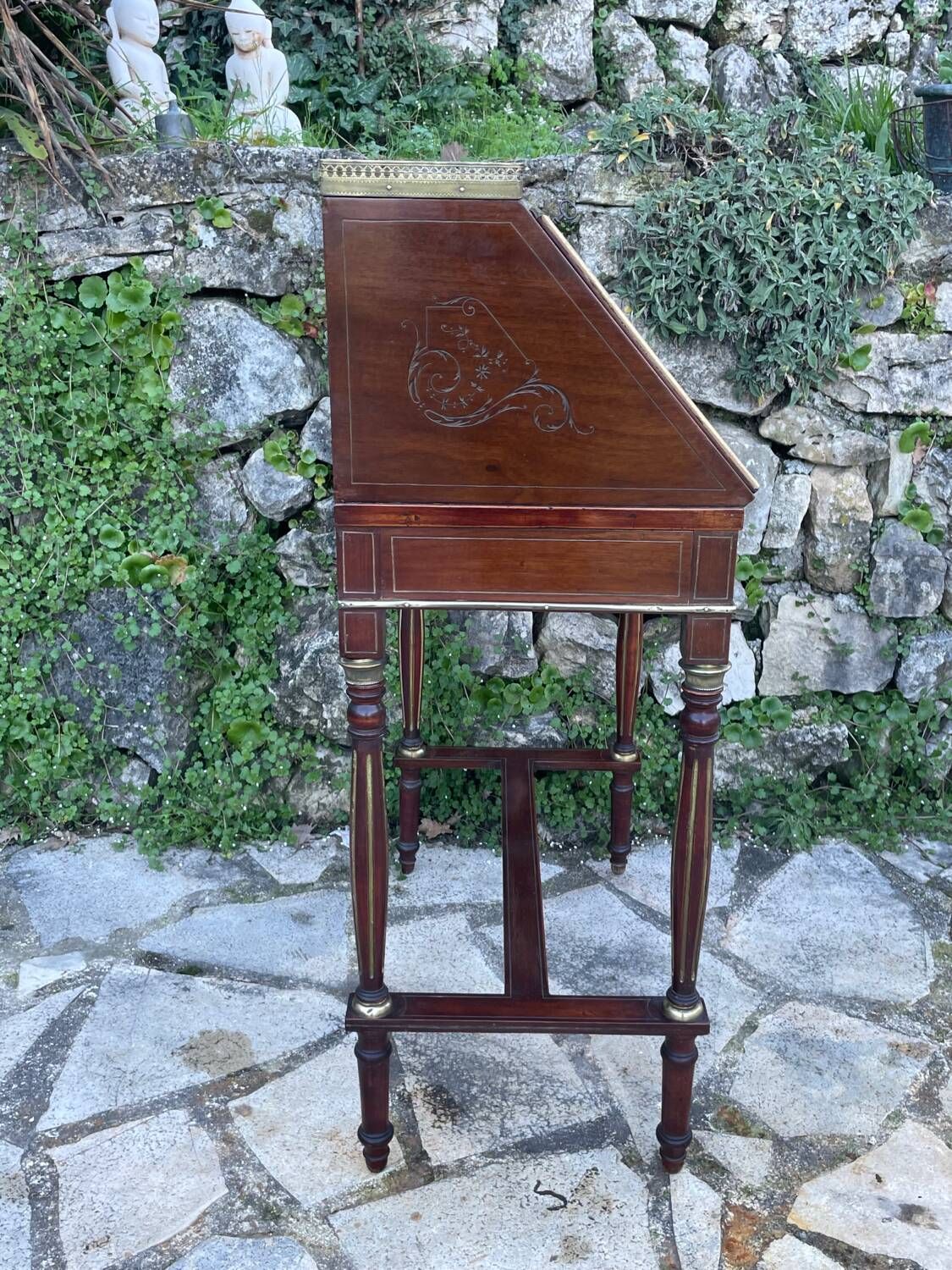 Small lady's secretary in mahogany and gilded brass from the Napoleon III period.