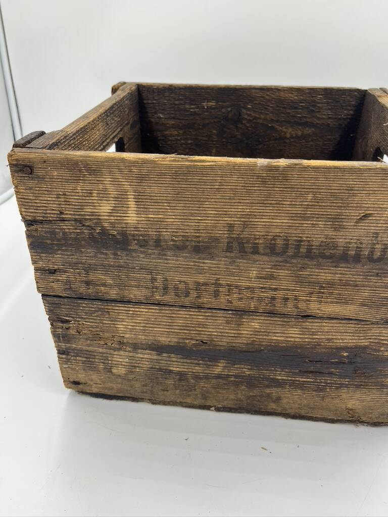 Kronembourg wooden locker
