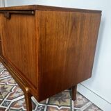 Buffet moderne du milieu du siècle – Meubles Stonehill
