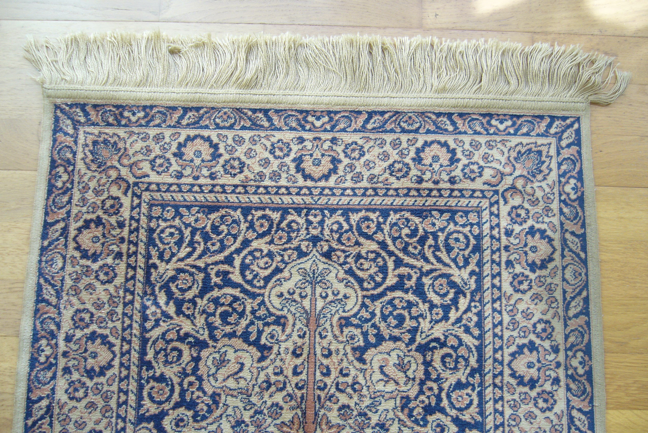 Oriental rug 68 x 125