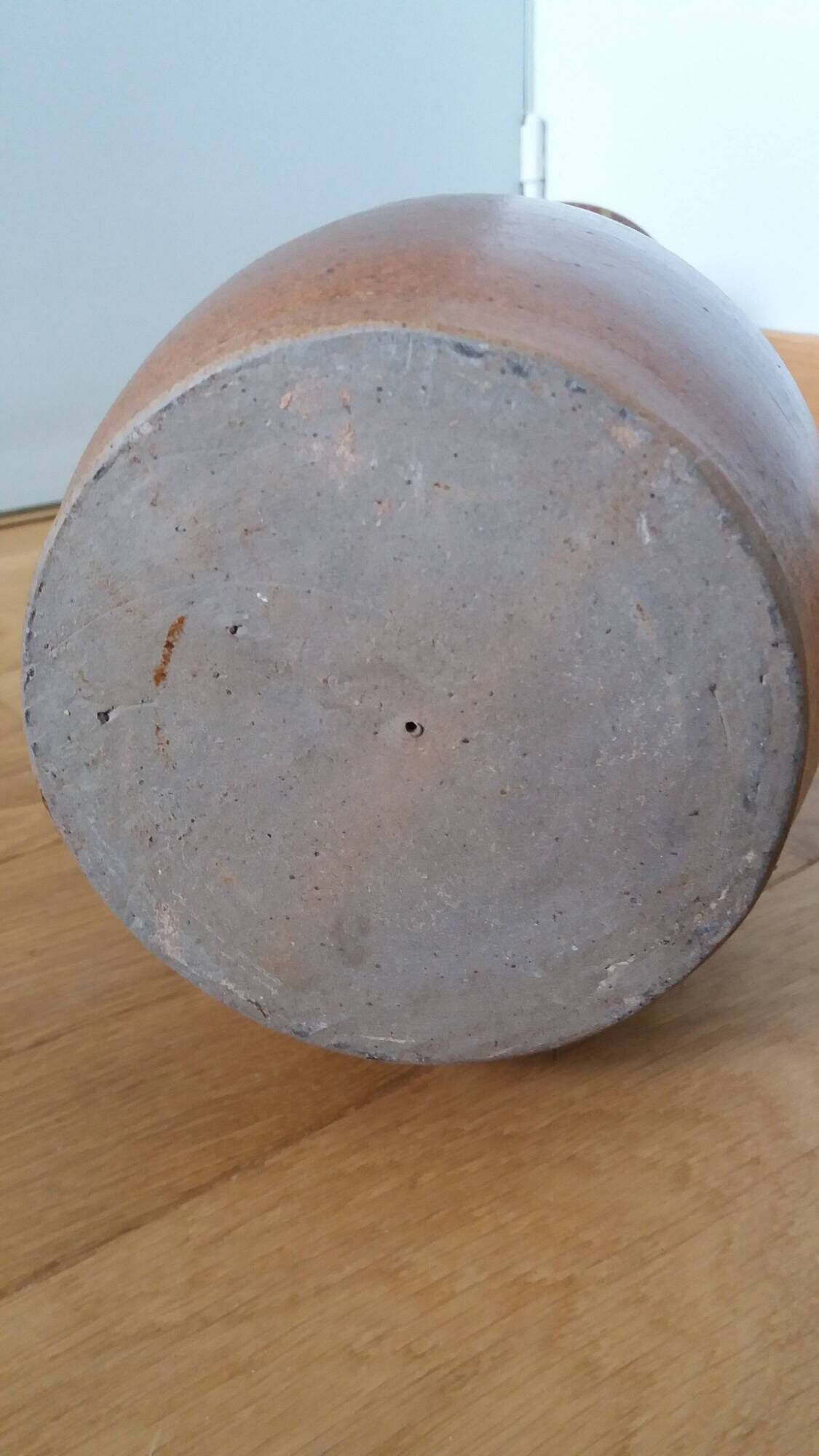 XXL brutalist ceramic floor-standing ashtray in the shape of a keel, stoneware.