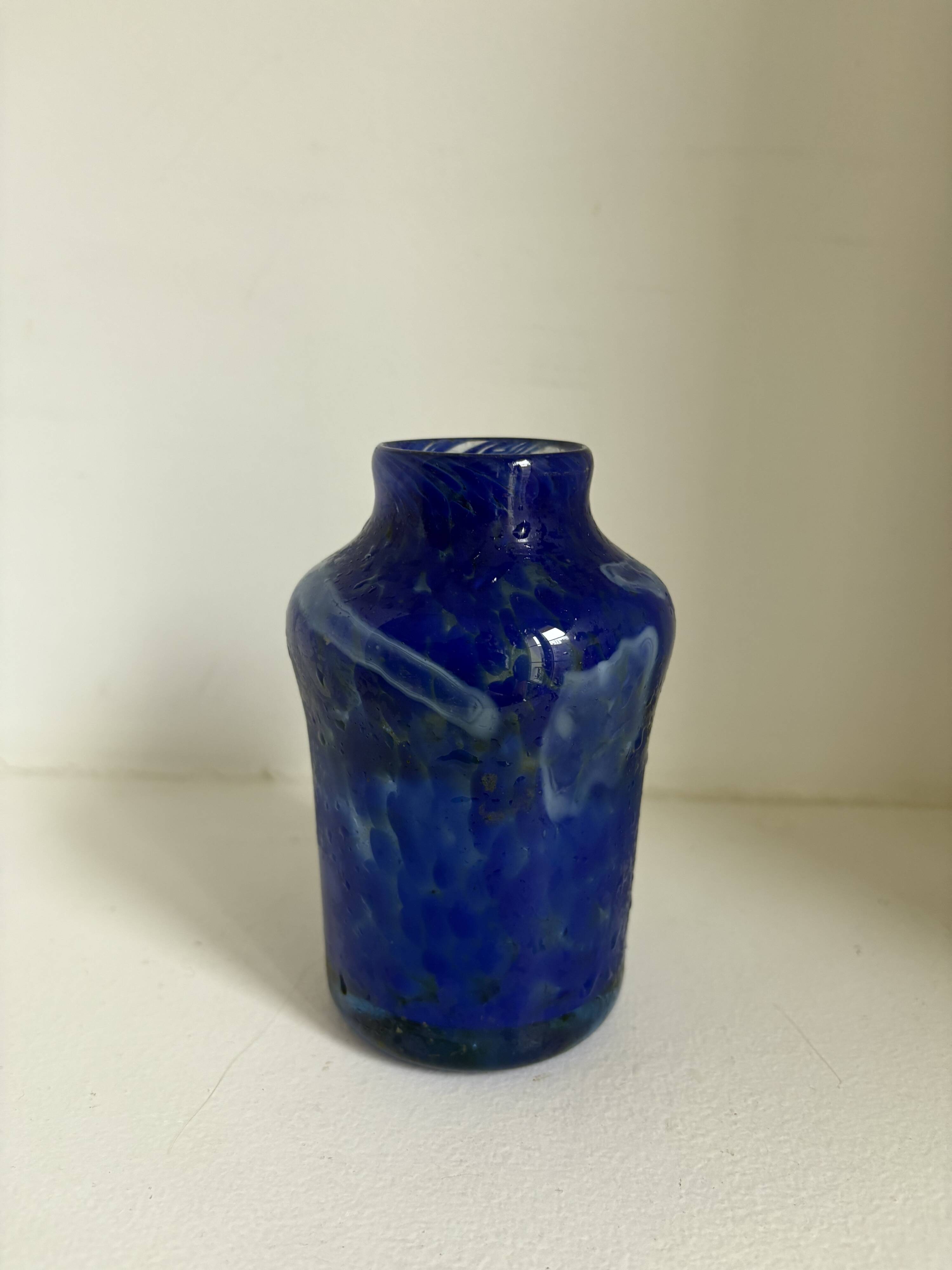 Set of 11 decorative items