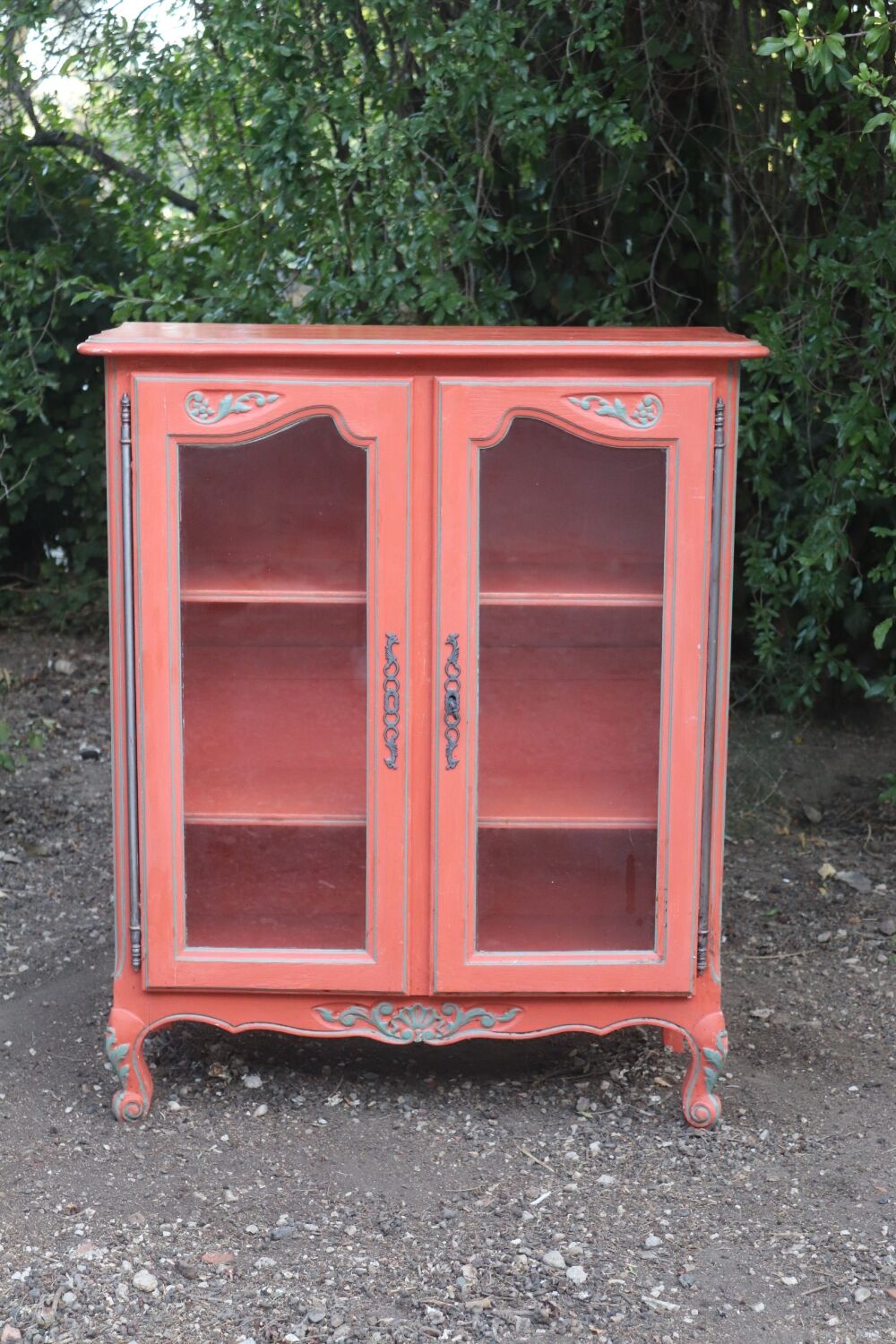 Buffet vitrine rouge terracota