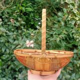 Retro egg wicker basket