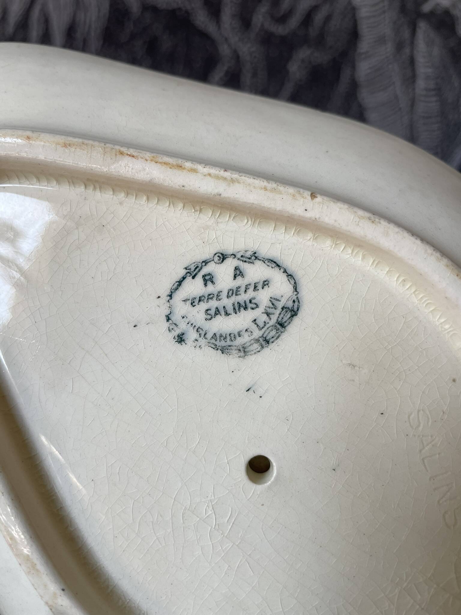 Salins iron ter sauceboat