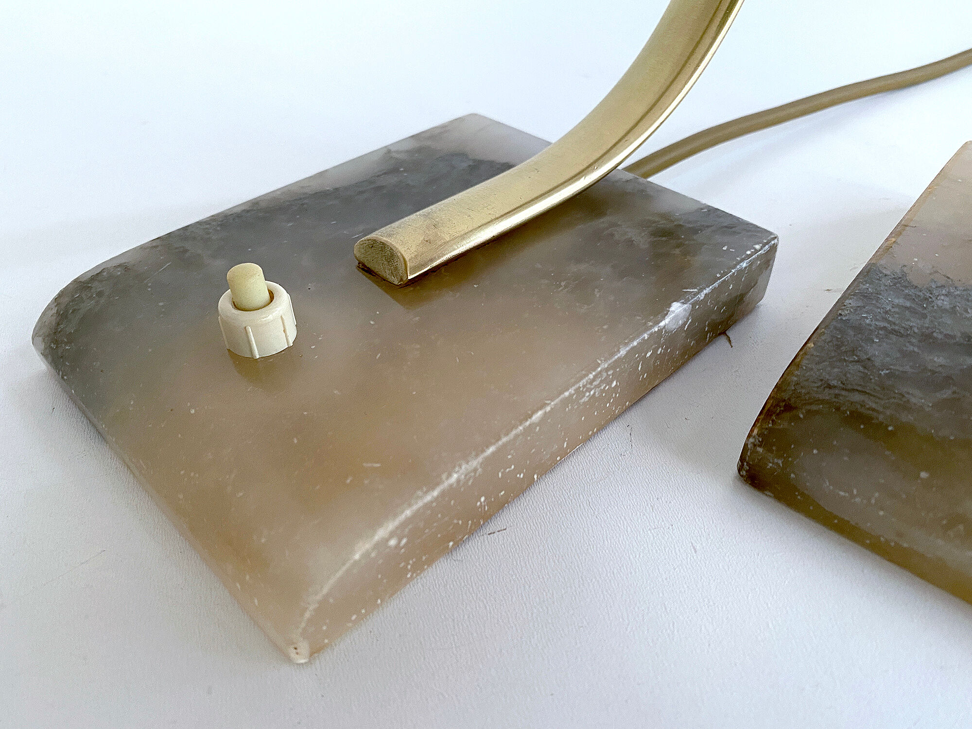 Pair of vintage art deco lamps, albatre marble brass, 30 years