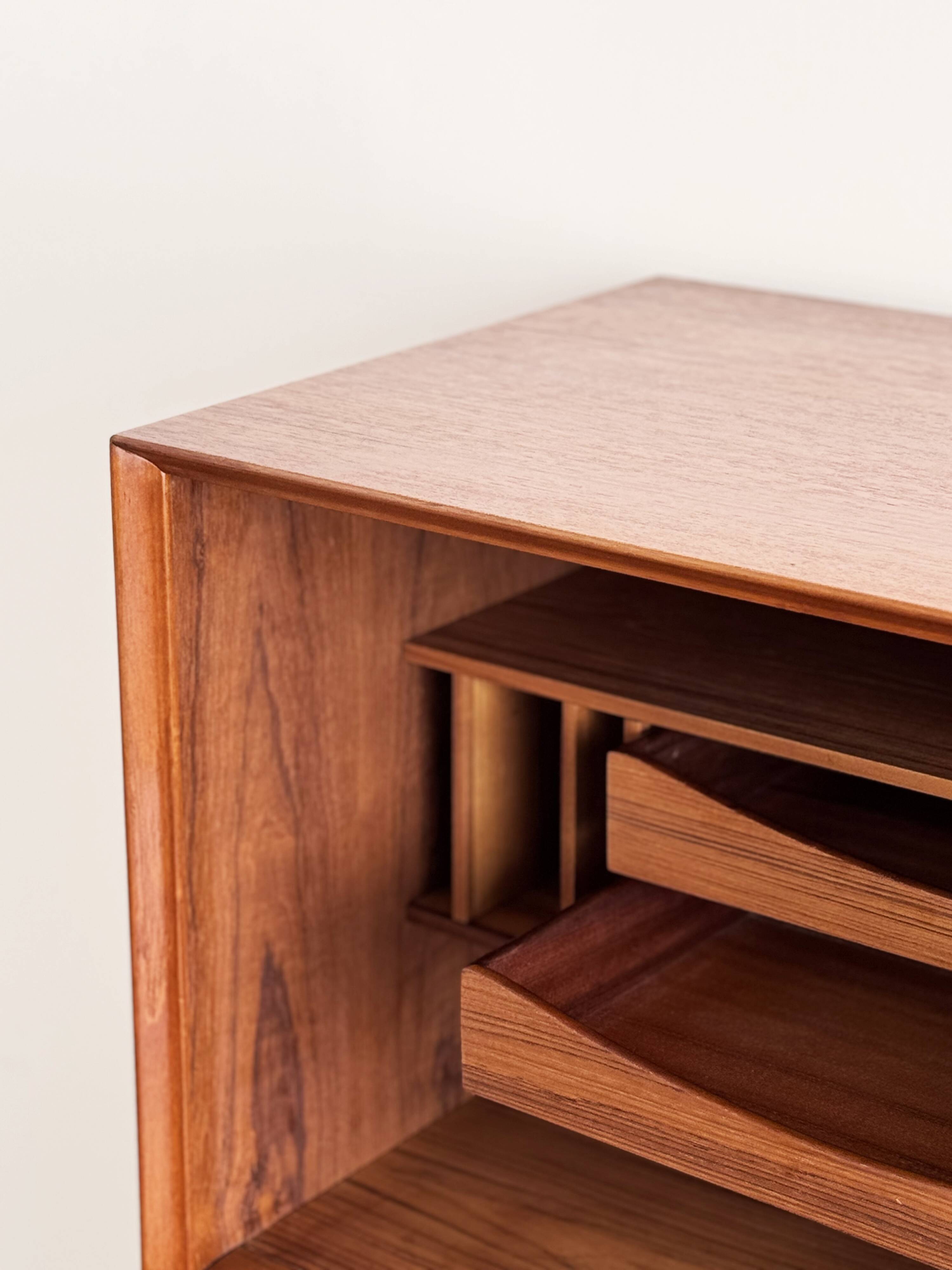 Grand Buffet Mid-Century Moderne en Teck avec Portes Tambour par Arne Vodder pour Sibast, Danemark